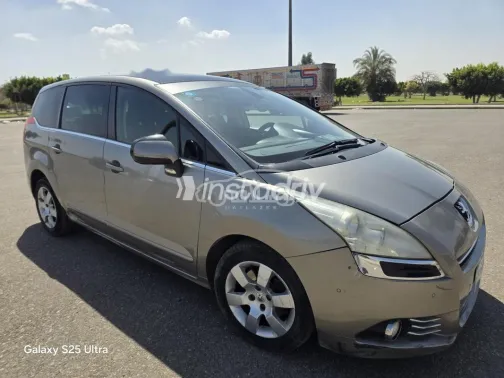Peugeot 5008 2014 Champagne Used for Sale - 2