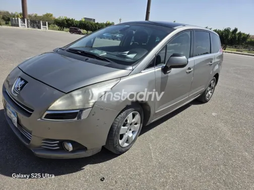 Peugeot 5008 2014 Champagne Used for Sale - 4