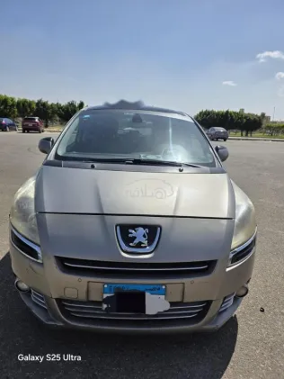 Peugeot 5008 2014 Champagne Used for Sale
