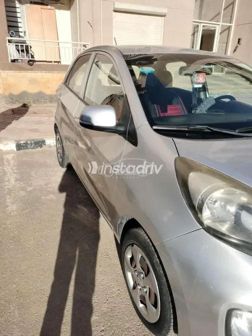 Kia Picanto 2016 White Used for Sale - 3