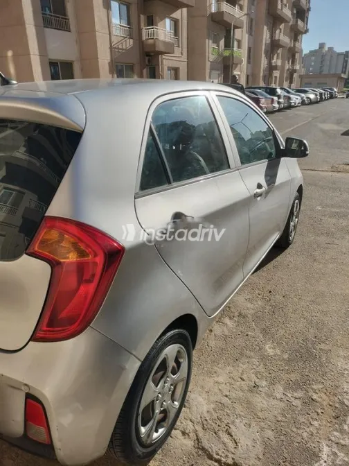Kia Picanto 2016 White Used for Sale - 7