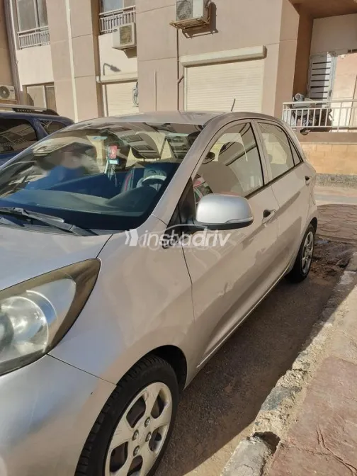 Kia Picanto 2016 White Used for Sale - 10