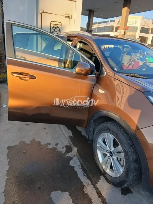 Kia Sportage 2017 White Used for Sale - 1