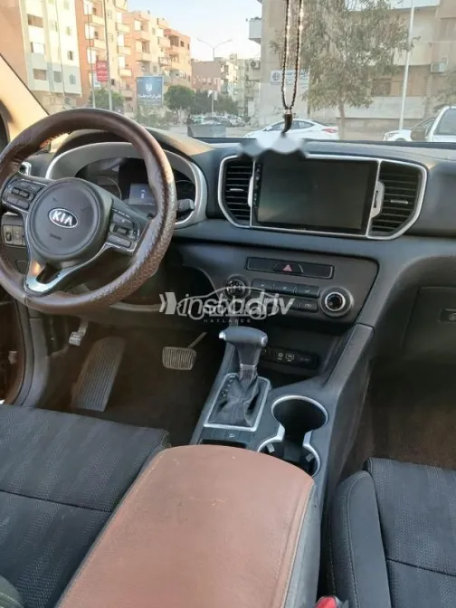 Kia Sportage 2017 White Used for Sale - 8