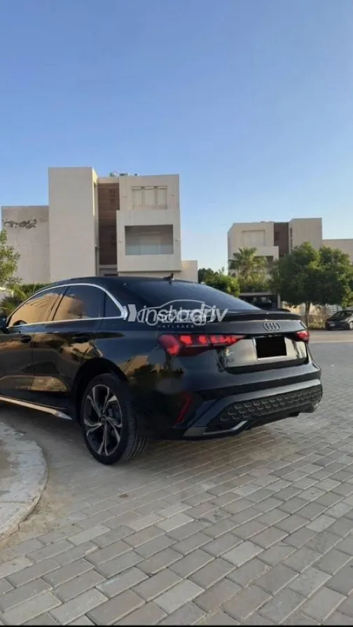 اودي A3 2025 أبيض مستعملة للبيع - 1