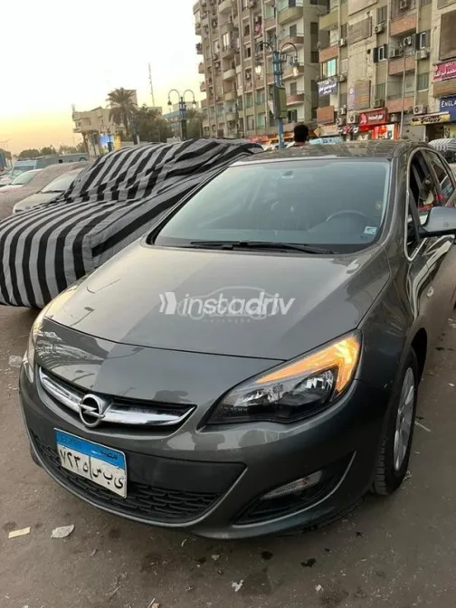 اوبل أسترا 2021 أبيض مستعملة للبيع - 1