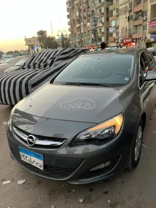 اوبل أسترا 2021 أبيض مستعملة للبيع