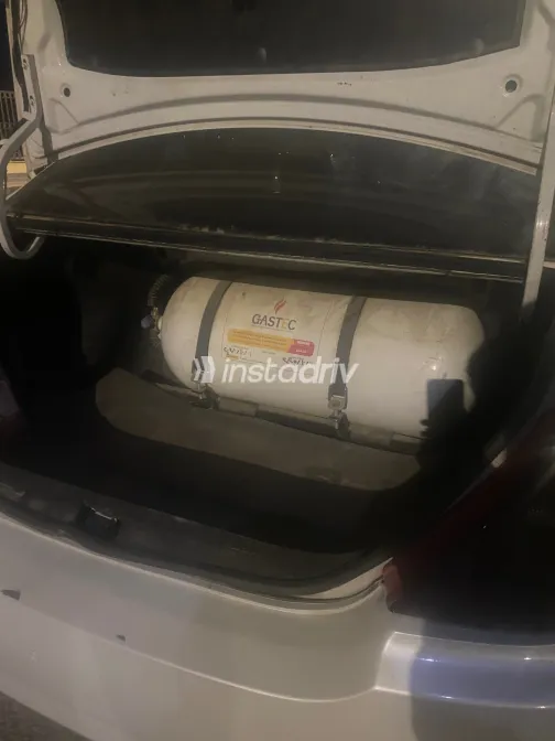 بى واى دى‬ F3 2018 أبيض مستعملة للبيع - 4