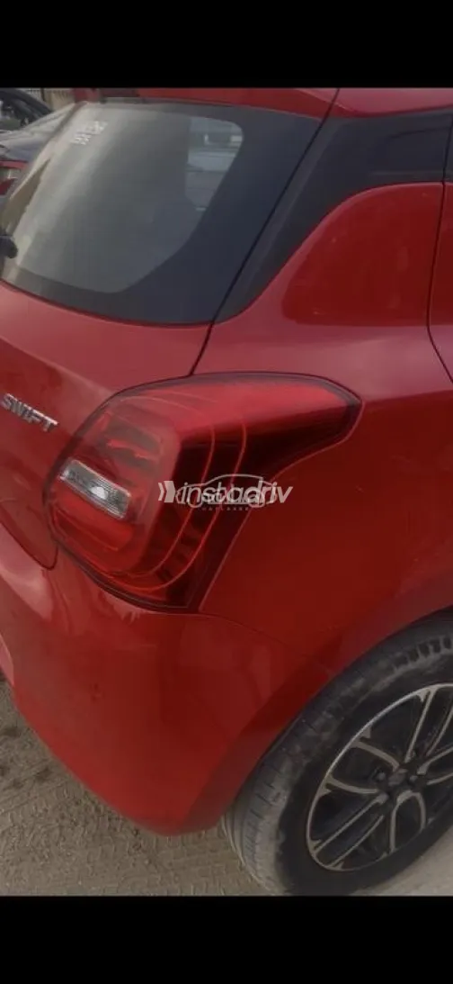 Suzuki Swift 2022 White Used for Sale - 1