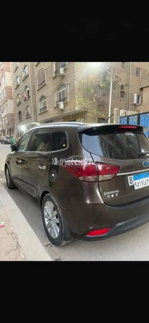 كيا كارينز 2014 موكا مستعملة للبيع - 2
