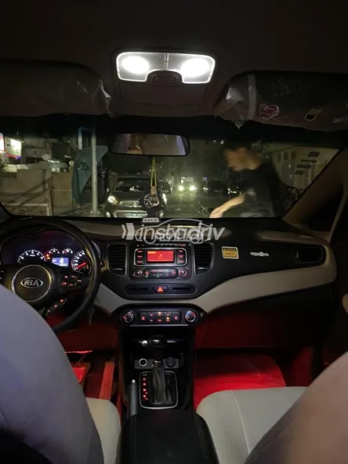 كيا كارينز 2014 موكا مستعملة للبيع - 7