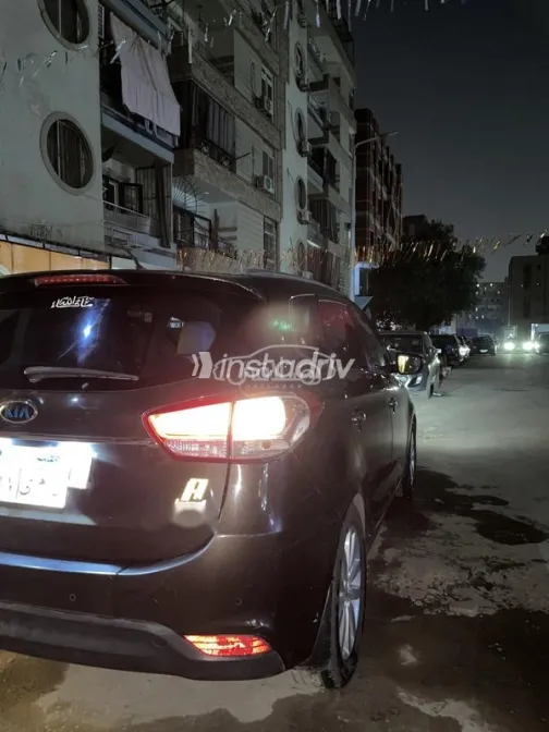 كيا كارينز 2014 موكا مستعملة للبيع - 10