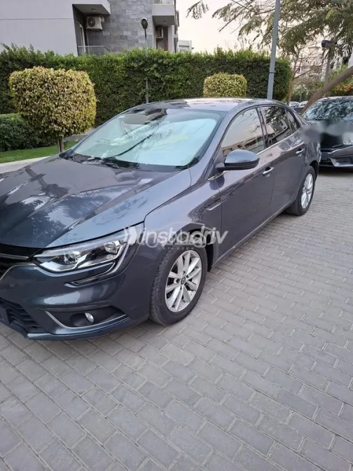 رينو ميجان 2021 أبيض مستعملة للبيع - 2