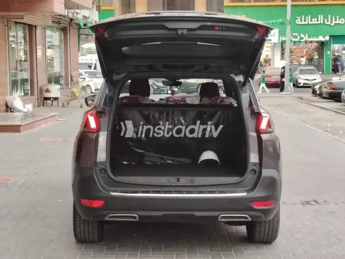 بيجو 5008 2024 أبيض مستعملة للبيع - 4