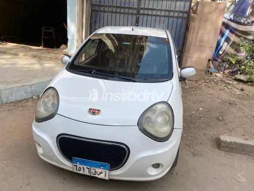 جيلي باندينو 2011 أبيض مستعملة للبيع - 2