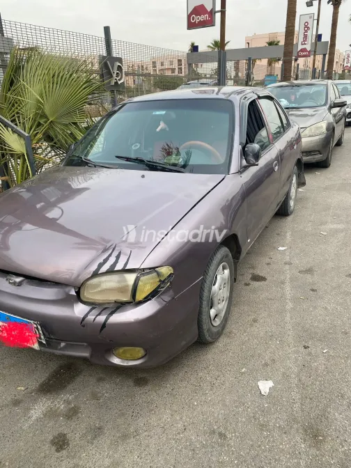 هيونداي اكسنت 1999 أبيض مستعملة للبيع - 1