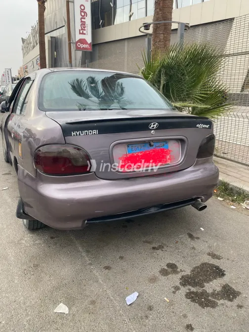 هيونداي اكسنت 1999 أبيض مستعملة للبيع - 2