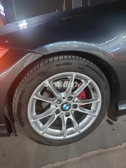 بي ام دبليو 318 2009 رمادي غامق مستعملة للبيع - 6