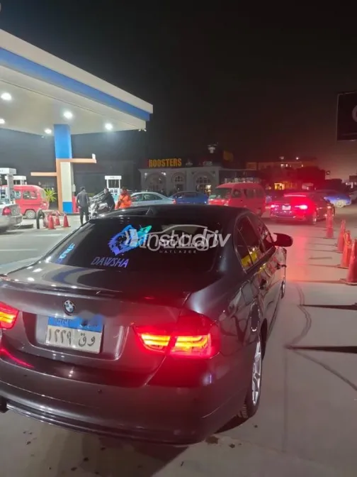 بي ام دبليو 318 2009 رمادي غامق مستعملة للبيع - 10