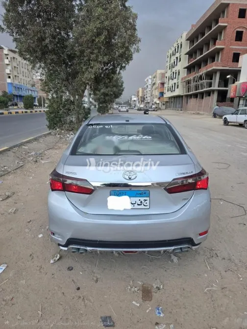 Toyota Corolla 2014 Silver Used for Sale - 2