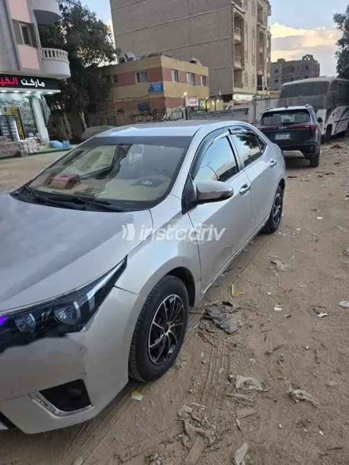 Toyota Corolla 2014 Silver Used for Sale - 3