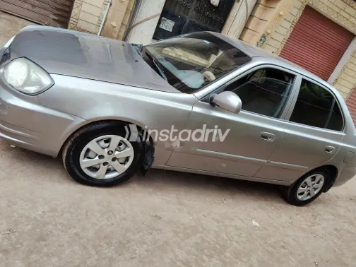 Hyundai Verna 2016 White Used for Sale - 4