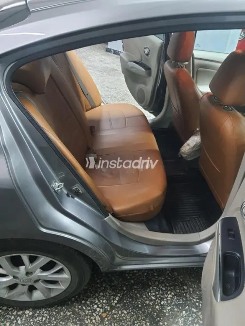 نيسان صنى 2020 رمادي مستعملة للبيع - 5