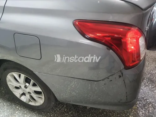 نيسان صنى 2020 رمادي مستعملة للبيع - 10