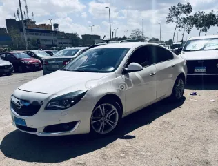 اوبل أنسيجنيا 2017 أبيض مستعملة للبيع