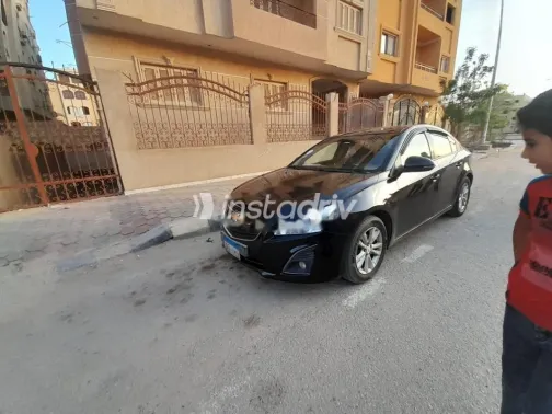 Chevrolet Cruze 2015 Brown Used for Sale - 4