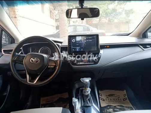 Toyota Corolla 2019 White Used for Sale - 3