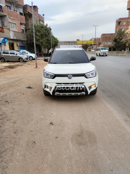 Ssang Yong Tivoli 2016 White Used for Sale - 4