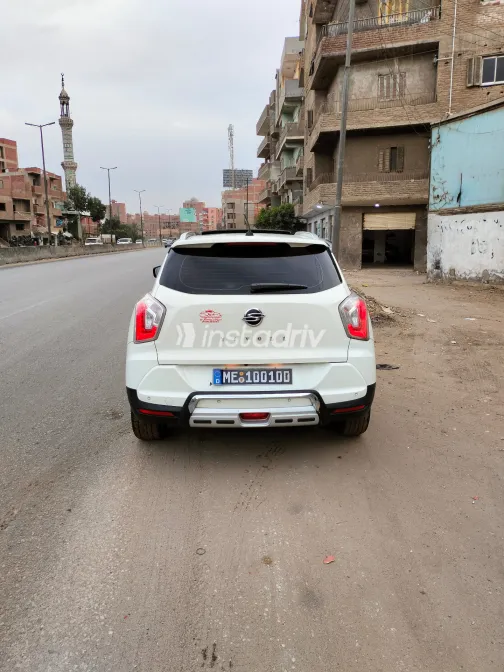Ssang Yong Tivoli 2016 White Used for Sale - 6