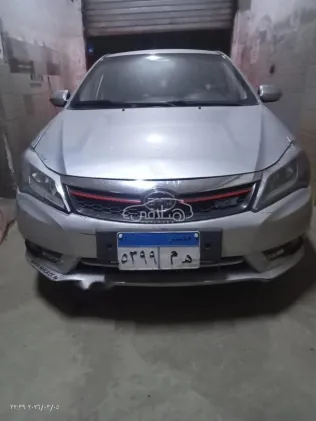 بى واى دى‬ F3 2019 أبيض مستعملة للبيع