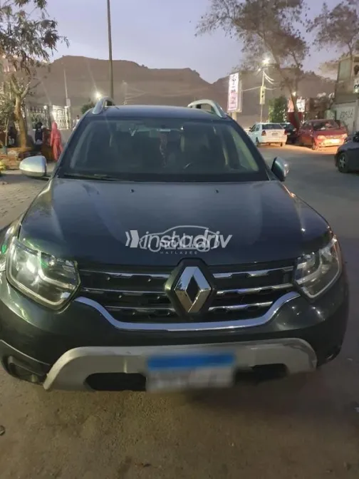 رينو داستر 2021 رمادي مستعملة للبيع - 1