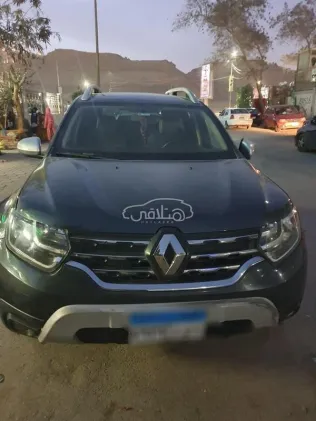 رينو داستر 2021 رمادي مستعملة للبيع