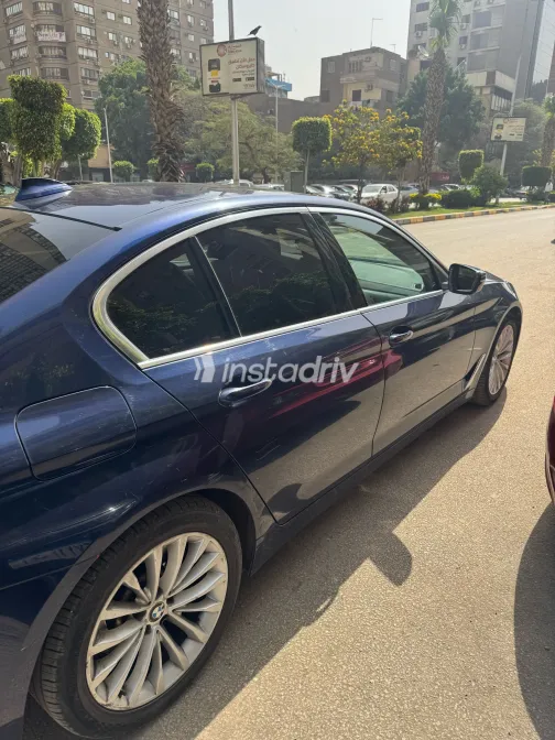 بي ام دبليو 520 2019 أبيض مستعملة للبيع - 4