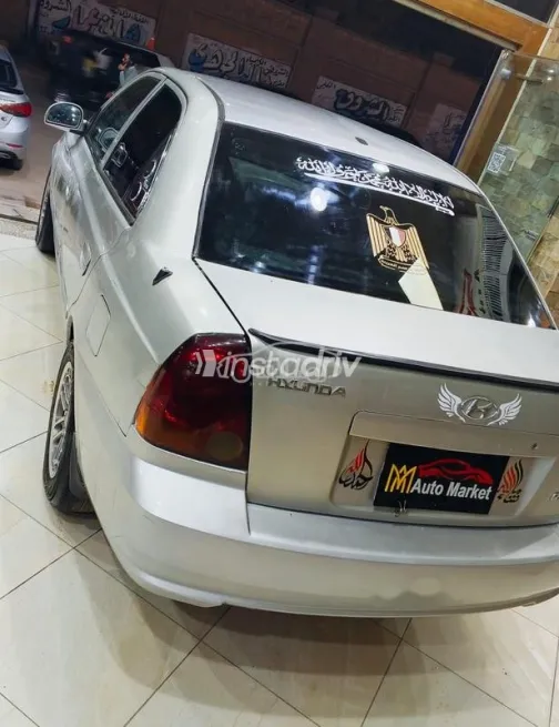 Hyundai Verna 2013 White Used for Sale - 3