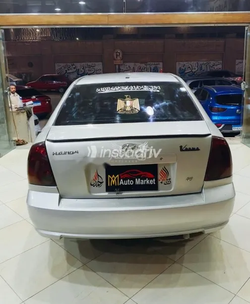 Hyundai Verna 2013 White Used for Sale - 5