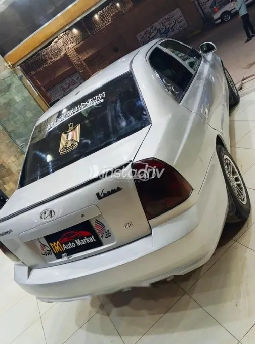 Hyundai Verna 2013 White Used for Sale - 6