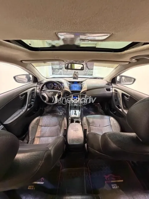 هيونداي افانتي 2011 فضي مستعملة للبيع - 3