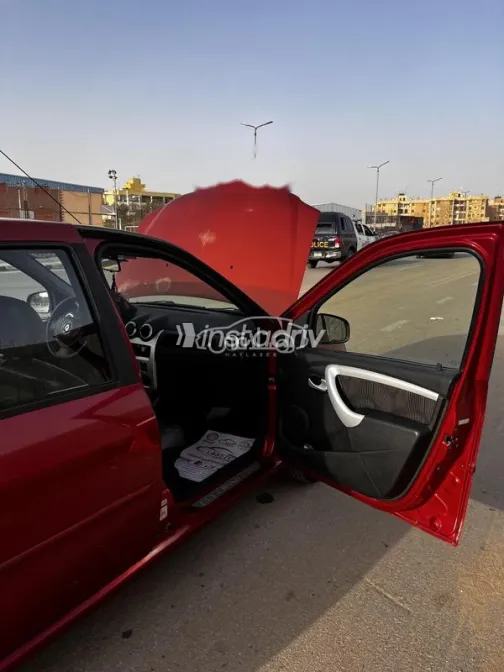 Renault Logan 2011 Red Used for Sale - 3