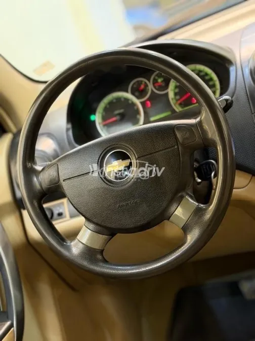 شيفروليه افيو 2019 أزرق غامق مستعملة للبيع - 10