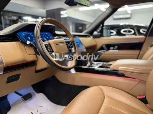 لاند روفر رنج روفر فوج 2023 أسود مستعملة للبيع - 7