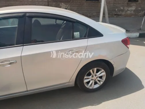 شيفروليه كروز 2015 فضي مستعملة للبيع - 2