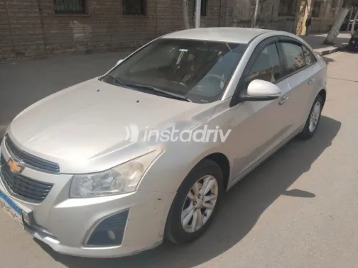 شيفروليه كروز 2015 فضي مستعملة للبيع - 8