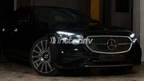 مرسيدس E 200 2024 أسود مستعملة للبيع - 1