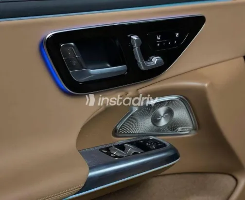 مرسيدس E 200 2024 أسود مستعملة للبيع - 7