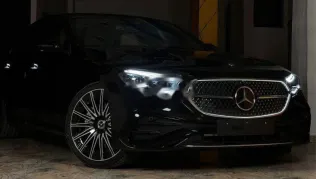 مرسيدس E 200 2024 أسود مستعملة للبيع