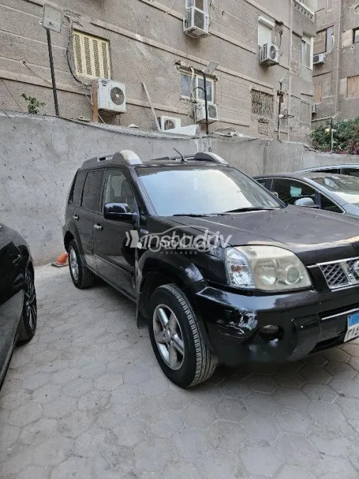 نيسان اكس تريل 2011 أسود مستعملة للبيع - 2